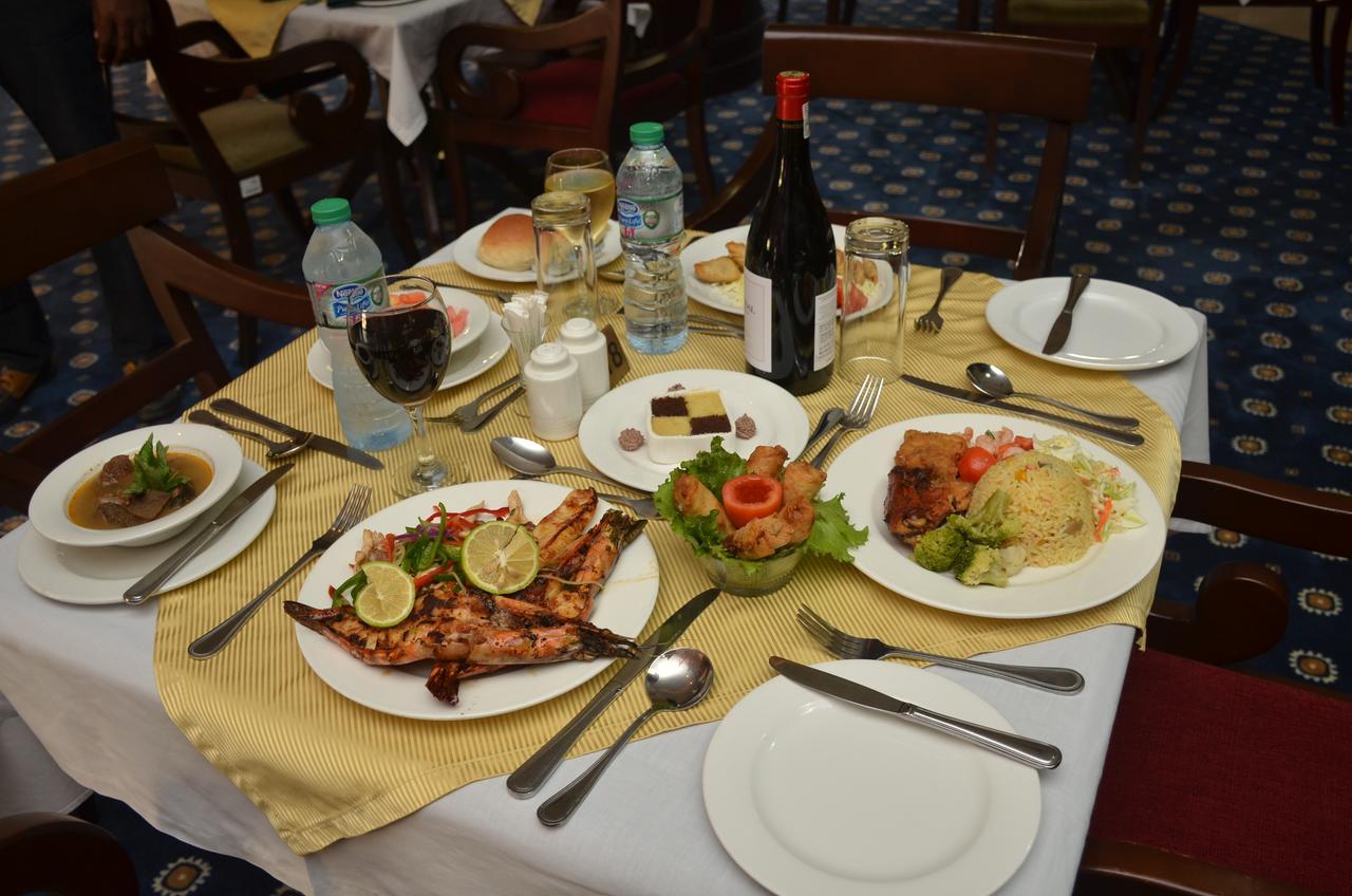 Oakwood Park Hotel เลกกี ภายนอก รูปภาพ